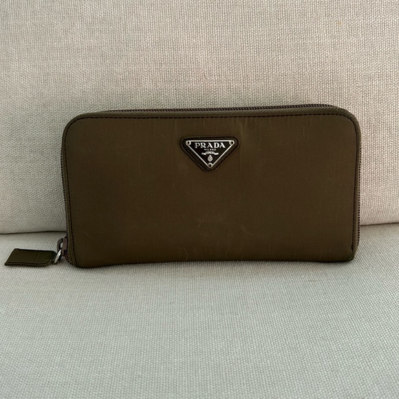 PRADA WALLET Nylon Zip Around - Picture 4 of 15